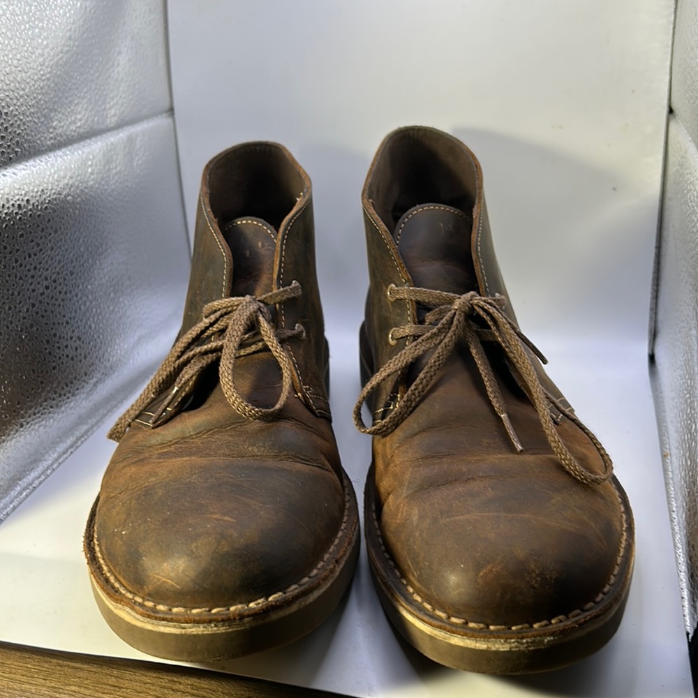 Clarks pre-loved men’s chuuka boots size 9